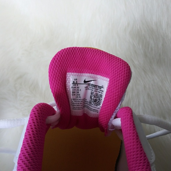 Nike Tanjun Womens Sneakers - Picture 8 of 8